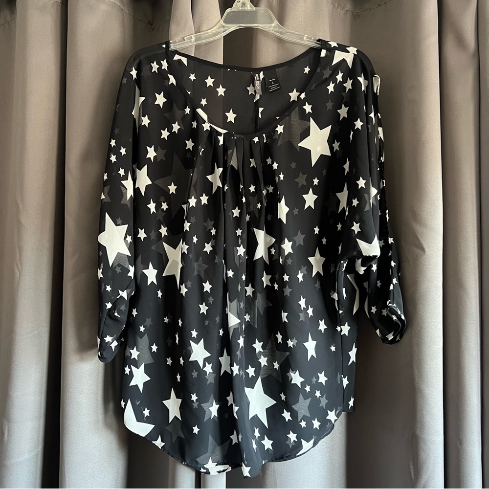 Bisou Bisou Sheer Star ⭐️ Pattern Black  and White scoop neck blouse
